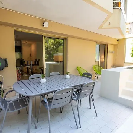 アパート Center Rare 4 Pax With Garden Jacuzzi *