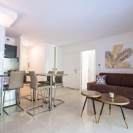 Center Rare 4 Pax With Garden Jacuzzi *
